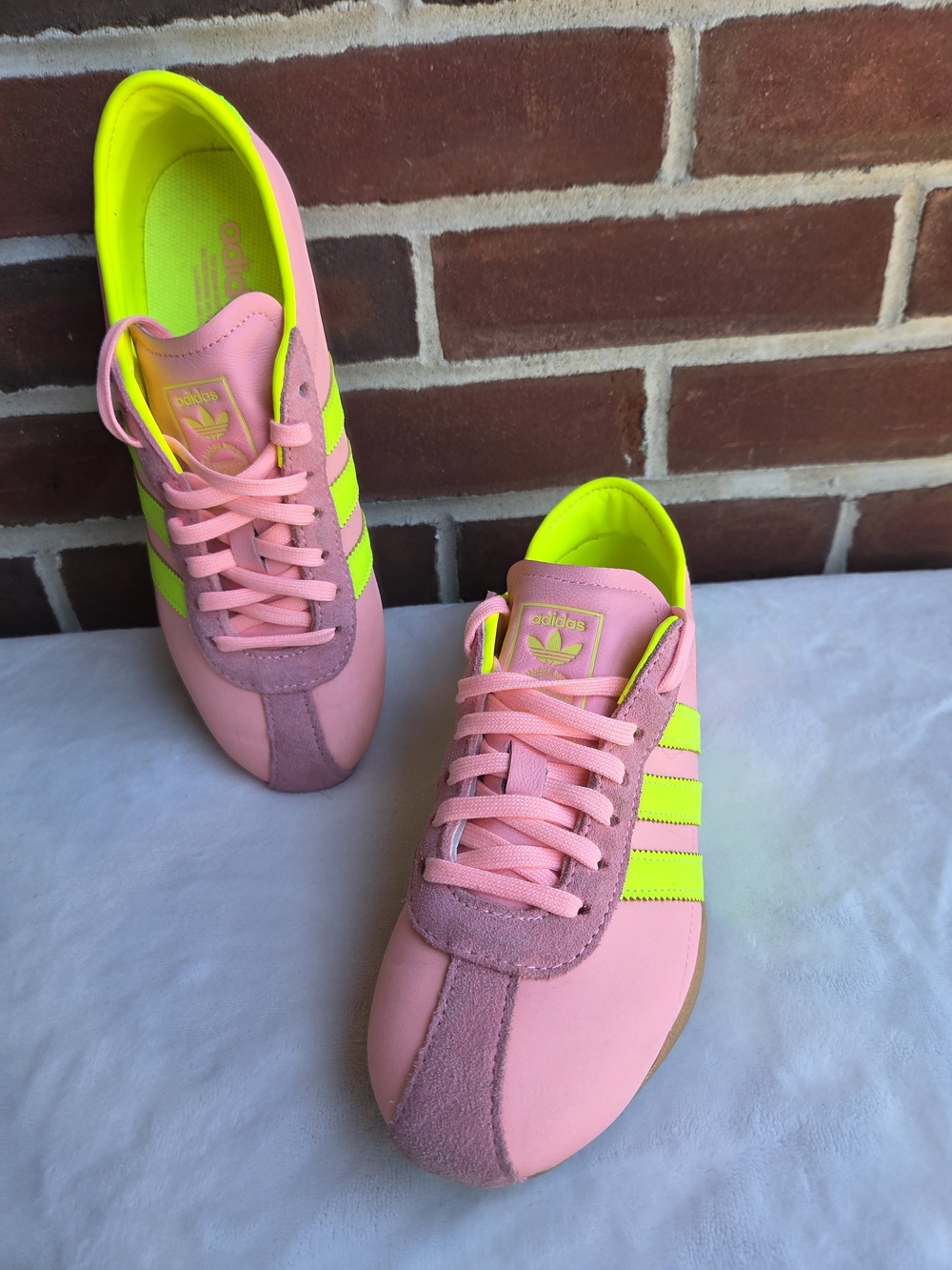 Adidas Tokyo Women’s Shoes Glow Pink Solar Yellow Gum US 8 UK 6.5 - Picture 13 of 14